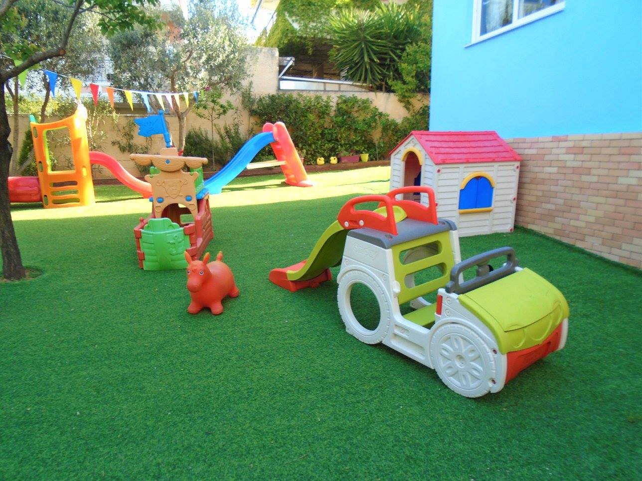 Παιδικός σταθμός και νηπιαγωγείο - "Ο Παιδικός Γαλαξίας" - Μελίσσια