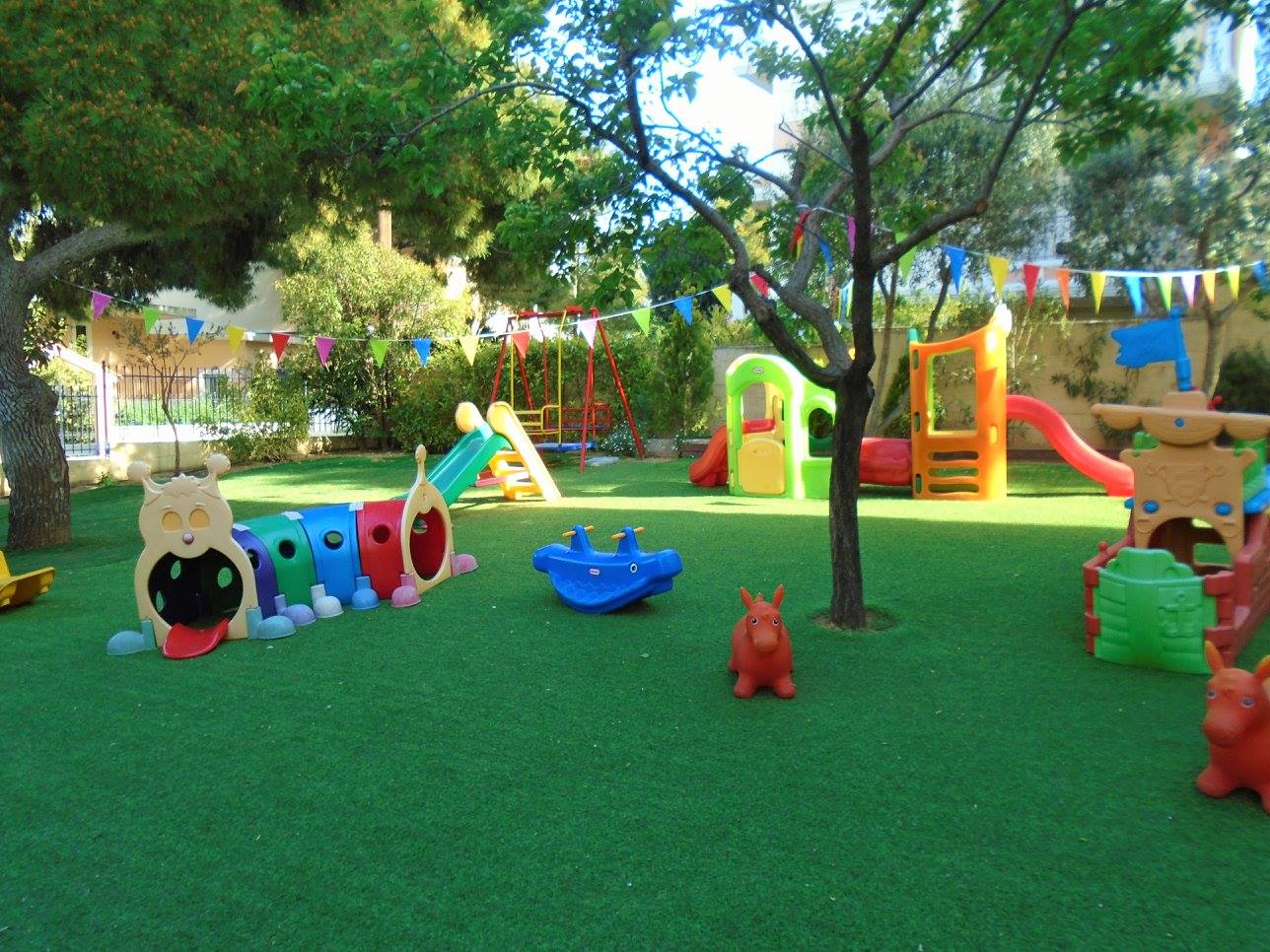 Παιδικός σταθμός και νηπιαγωγείο - "Ο Παιδικός Γαλαξίας" - Μελίσσια