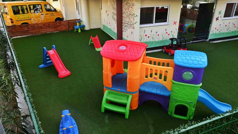 Παιδικός σταθμός και νηπιαγωγείο - "Χαρούμενη Αγκαλιά" - Γλυφάδα