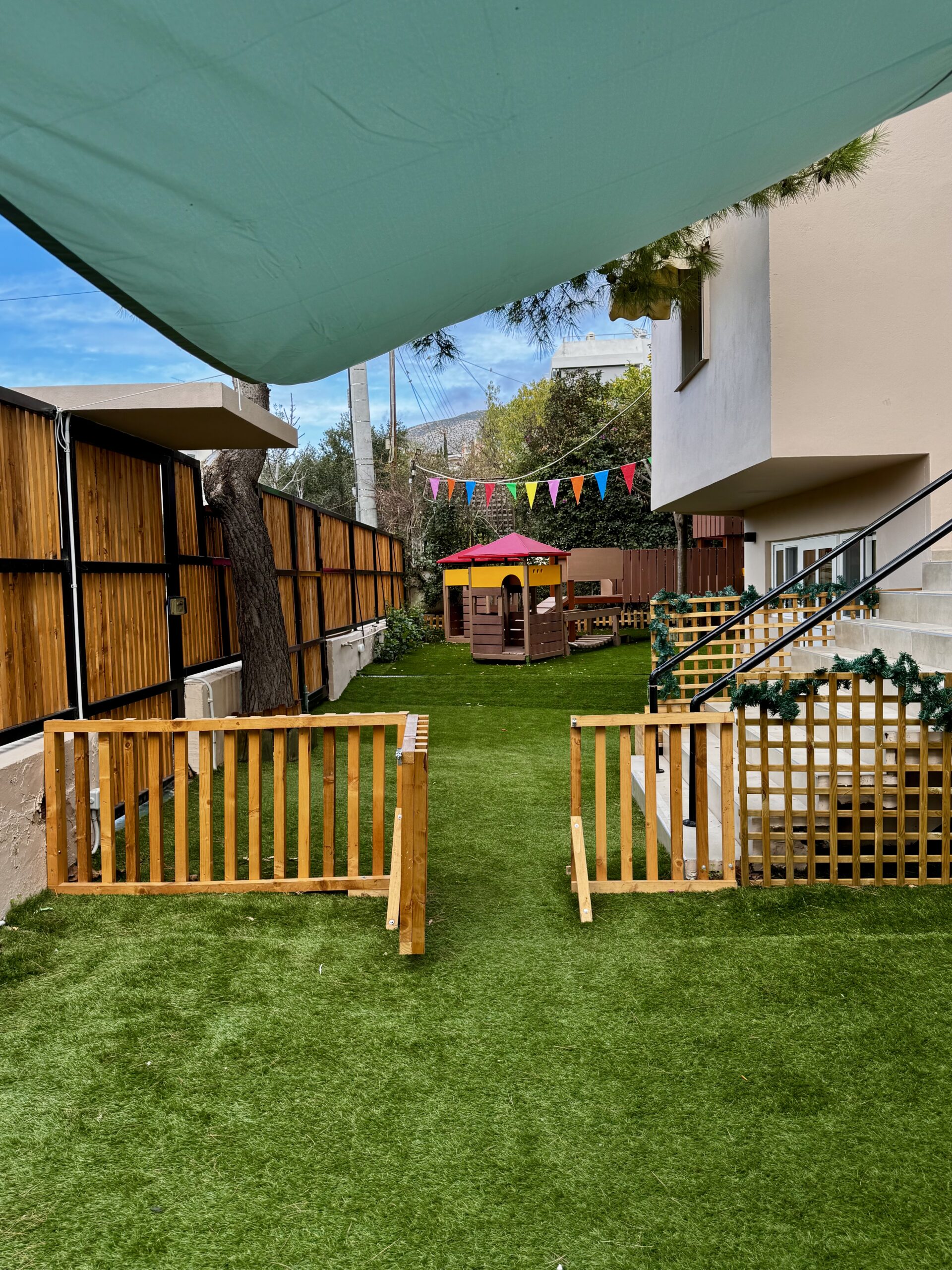 Παιδικός σταθμός και νηπιαγωγείο - Ουράνιο Τόξο - Γλυφάδα