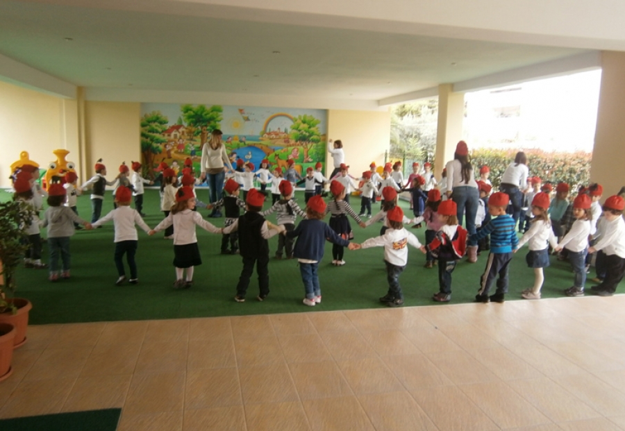 Παιδικός σταθμός και νηπιαγωγείο - Κουκλόσπιτο - Ελληνικό