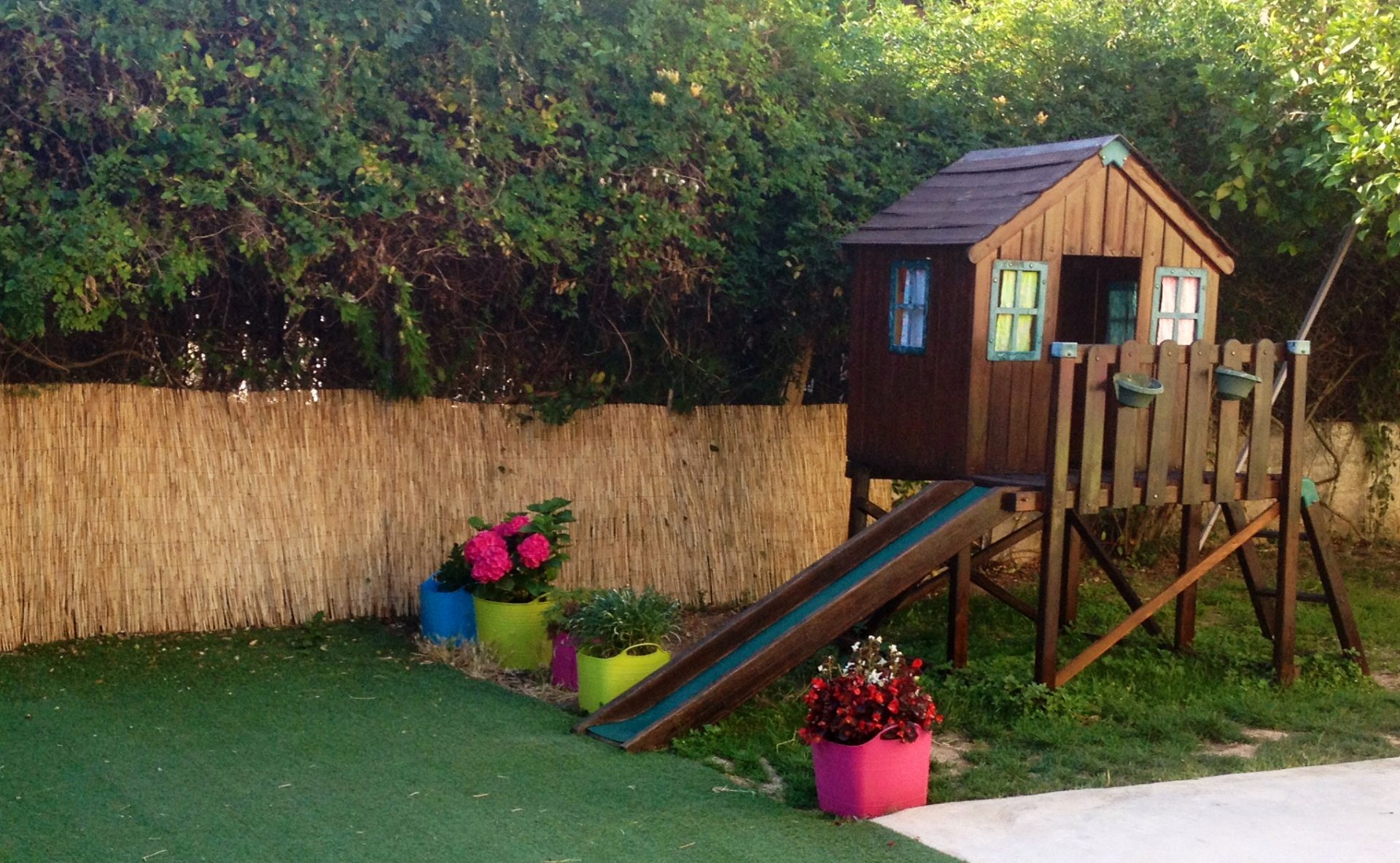 Παιδικός σταθμός και νηπιαγωγείο - "μικρές πατούσες" - Άλιμος